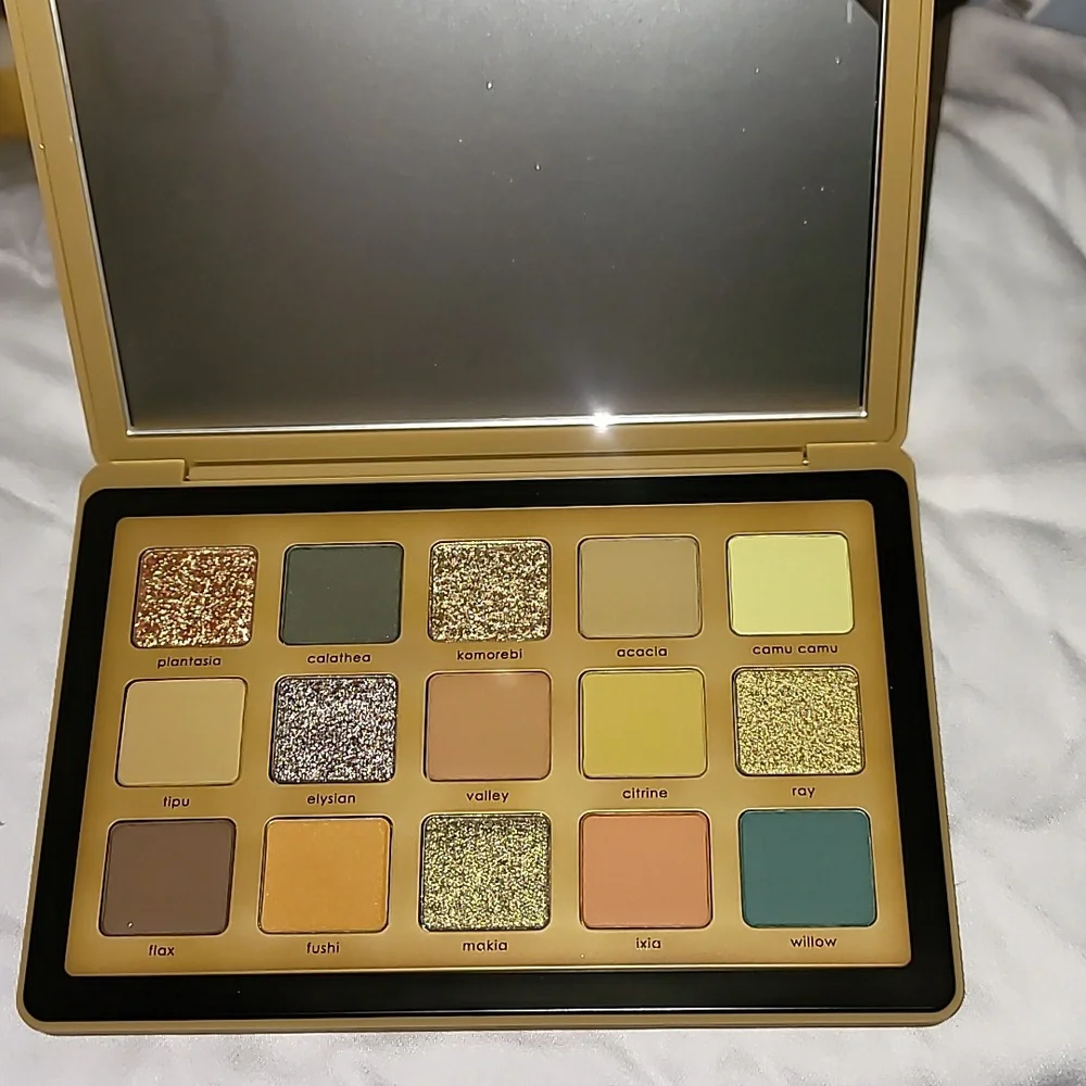 NEW NATASHA DENONA‎ Yucca Eyeshadow Palette 15 Shades